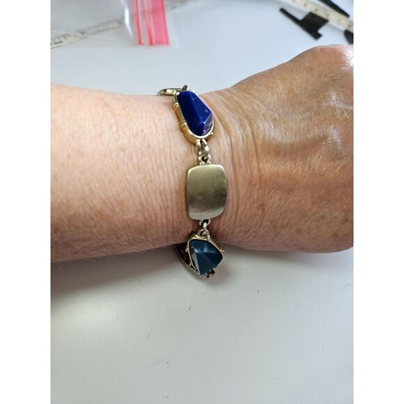 Liz Claiborne silver tone blue bracelet - Picture 2 of 7